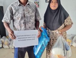 Penyaluran paket Sembakoe jelang hari Raya idul fitri. Gampong Kuta Baro Kecamatan Peudawa