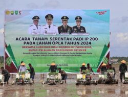 Danrem 031/WB Tinjau Operasi Pengolahan Lahan DI Kabupaten Pelalawan, TANAM PADI SERENTAK, Dan Resmikan Bangunan Koramil 15/Kuala Kampar