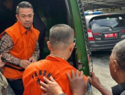 Risnandar Mahiwa dan Indra Pomi Sidang Perdana di PN Pekanbaru