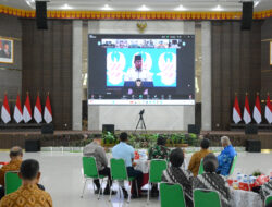 Danrem 031/Wira Bima Bersama Purnawirawan TNI-Polri Laksanakan Vicon Halal Bihalal Bersama Presiden RI