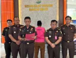 Kejari Rohil Tahan Tersangka Korupsi Pembangunan SMPN 4 Panipahan Berinisial “S.J