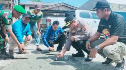 Gotong Royong Perbaikan Jalan Sultan Syarif Kasim Warnai Peringatan Hardiknas 2025 di Kandis