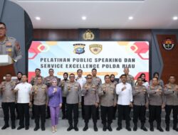 Polda Riau Gelar Pelatihan Public Speaking dan Service Excellence untuk Tingkatkan Kompetensi Personel