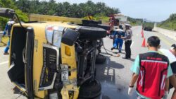 Satuan PJR Ditlantas Polda Riau Evakuasi Laka Lantas di Jalan Tol Pekanbaru Dumai Km 10, Diduga Pengemudi Pajero Alami Microsleep