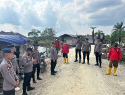 POLSEK KANDIS BERSAMA BKO SAT BRIMOB POLDA RIAU GELAR PATROLI KARHUTLA DAN SOSIALISASI MAKLUMAT KAPOLDA RIAU
