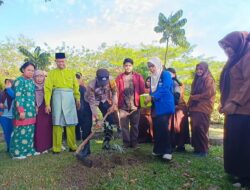 Mahasiswa dan Bhabinkamtibmas Polda Riau Gencar Sosialisasi Green Policing di SMA Negeri 3 Pekanbaru