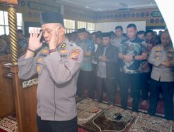 Polda Riau Beserta jajaran Gelar Sholat Gaib dan Doa Bersama untuk Korban Tragedi Ojol di Jakarta