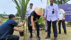 Lapas Pekanbaru Ikut Andil dalam Penanaman Bibit Kelapa Serentak di Rutan Pekanbaru