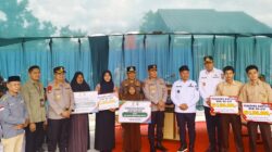 Gubernur dan BAZNAS Riau Salurkan Bantuan 8 Rumah Layak Huni dan Bantuan Anak Yatim