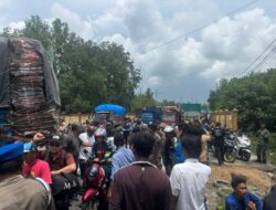Aksi Demo Mahasiswa dan Supir Truk Berakhir dengan Penutupan Pelabuhan, Seketika Kemacetan Parah Terjadi