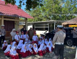 Sat Binmas Polres Pesisir Barat Berikan Edukasi Fungsi Kepolisian kepada Siswa Pesantren Maqwa Krui