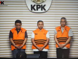 Wao…wao…!!! Gubernur Riau Abdul Wahid Resmi jadi Tersangka, Kenakan Rompi Oranye KPK dan Tangan di Borgol