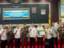 Pemkab Pesibar Gelar Upacara Peringatan Hari Pahlawan,ini Pesan Wakil Bupati Irawan Topani. senin-10-11-2025