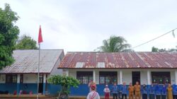 Bhabinkamtibmas Polsek Bengkunat sampaikan pesan edukatif kepada siswa SDN 121 Krui