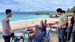Hari Libur, Polres Pesisir Barat Himbau Pengunjung Pantai untuk Tetap Waspada