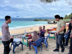 Hari Libur, Polres Pesisir Barat Himbau Pengunjung Pantai untuk Tetap Waspada