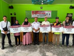 Pemdes Simpang Ayam Salurkan BLT DD kepada 30 Penerima Manfaat Untu Dua Bulan