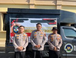 Kapolres Aceh Timur Menerima Bantuan dari Gabungan TNI Polri 2006 PERKASA untuk Korban Banjir