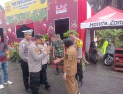 Oprasi lancangkuning Kapolres Siak dan Bupati Siak melakukan Pengecekan persiapan Pos Nataru 2025 – 2026 di depan Pos Exsit Tol Kandis utara