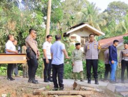 Kapolres Kampar Tinjau Pembangunan Jembatan Lubuk Agung, Pastikan Berjalan Lancar
