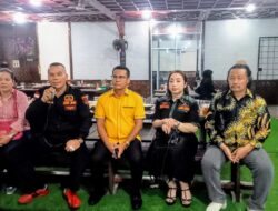 Perdana, Dr Martahan Martin Purba SH, MH Ketua GRIB JAYA Riau Buka Bersama Jajaran di Teras Kayu Resto