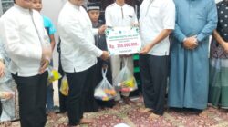 Kunjungi Warga Terdampak di Langsa, Tim Safari Ramadhan Muallem dan Dek Fadh salaurkan Bantuan Rp 250 juta