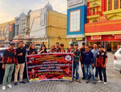 Semangat Ramadan, Unit I Koti Pemuda Pancasila Pekanbaru Turun ke Jalan Bagikan Takjil di Panam