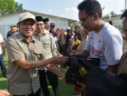 Bersama Fadli Zon, Wagub Aceh Kunjungi Seniman, Anak Yatim dan Warga Huntara
