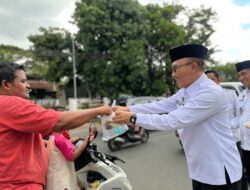 Momen Hangat Jajaran Ditjenpas Aceh Turun ke Jalan Bagikan Paket Takjil untuk Masyarakat