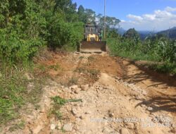 BPBD Dairi Tuntaskan Perbaikan Jalan dan Normalisasi Drainase di Desa Alur Subur