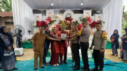 Polsek Kandis Tebar Kepedulian Lingkungan, Pengantin Baru Terima Kado Bibit Pohon Ketapang