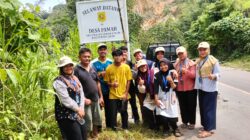 Dukung Visi Bupati Dairi, Pemdes Pamah dan Mahasiswa STAIS Bergerak Benahi Sarana Desa Dengan Gotong Royong