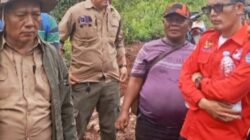 DIDUGA DINAS PKH KAB.BENGKALIS MEMBUKA KRAN TUMPANG TINDIH KELOMPOK TANI BANDAR JAYA DENGAN MUARA DUA