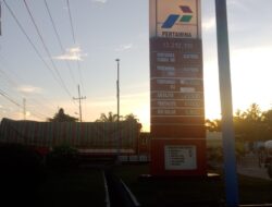 SPBU 13212110 Jl Lintas Indrapura Limapuluh Bebas Mengisi BBM Bersubsidi Ke Dalam Jeringen Dan Tangki Modifikasi
