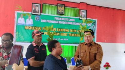 Pemkot Sorong Sosialisasikan Proklim dan Bagikan Bibit Tanaman untuk perkuat Ketahanan Lingkungan 