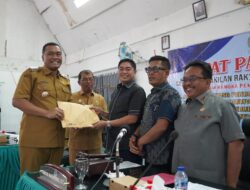 Bupati Toba Sampaikan Nota Jawaban Melalui Paripurna DPRD Toba
