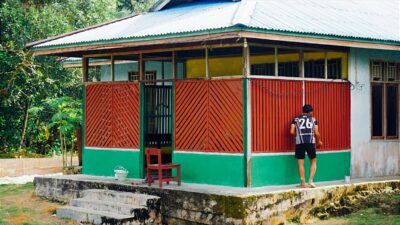 Rehab RTLH Milik Ibu Diana Capai 60 Persen, TMMD Ke-129 Wujudkan Hunian Layak dan Harapan Baru bagi Warga Kampung Sesor