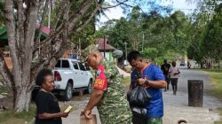 Dansatgas TMMD Ke-129 Kodim 1807/Sorong Selatan Berbagi Keceriaan Bersama Anak-Anak Kampung Sesor