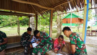 Canda dan Tawa Warnai TMMD Ke-129, Kedekatan Satgas TNI dengan Anak-Anak Kampung Sesor Semakin Erat