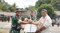 Penutupan TMMD Ke-129 TA 2026 di Kampung Sesor Resmi Ditutup Danrem 181/PVT