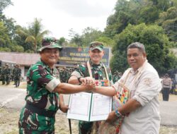 Penutupan TMMD Ke-129 TA 2026 di Kampung Sesor Resmi Ditutup Danrem 181/PVT