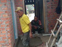 Gotong Royong TNI dan Warga, Kegiatan RTLH Pak Sianto di Desa Bukit Murau Terus Dikebut