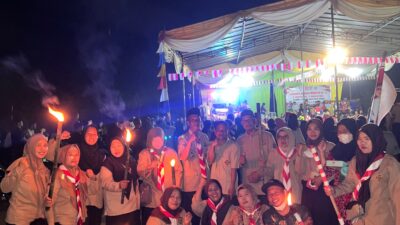 Tingkatkan rasa cinta tanah air,SDN 24 Betung gelar Pawai obor
