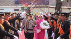 Polres Pesisir Barat Gelar Parade Penyambutan Kapolres Yang Baru