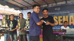 Lapas kelas IIB Idi Bagikan Hadiah Lomba Pesta Rakyat bagi Warga Binaan