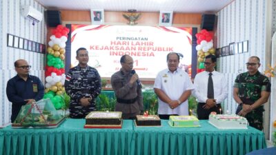 Pererat Silaturahmi Antarinstansi, Kasdim 0208/Asahan Bersama Bupati dan Forkopimda Berikan Surprise HUT ke-81 Kejaksaan RI