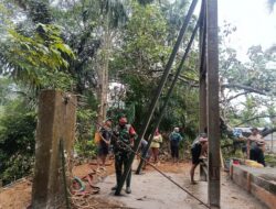 TNI Terus Dukung Dalam Pembangunan Jembatan Gantung, Buka Akses Ekonomi dan Pendidikan Warga Bukit Berantai