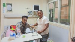 Ketua PD IWO Pidie Jenguk Ketua PW IWO Aceh Bung Khairan Manggeng di RSUDZA