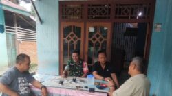 Jaga Keakraban dan Respon Cepat Cuaca Ekstrem, Babinsa Koramil Sei Manau Sambangi Warga Desa Guguk