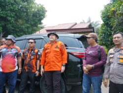 Tinjau Karhutla di Bukit Telasih, Bupati M. Syukur Minta Warga Stop Bakar Lahan
